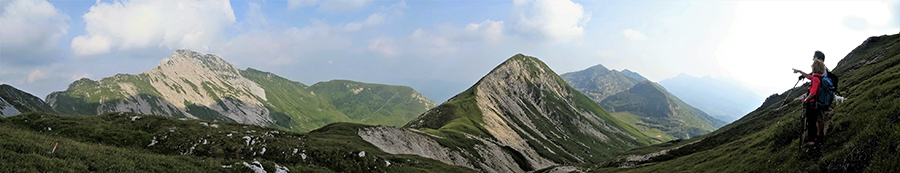 Panorama sul sent. 244 vicino alla Forcvolòa di Valmora (1994 m)
